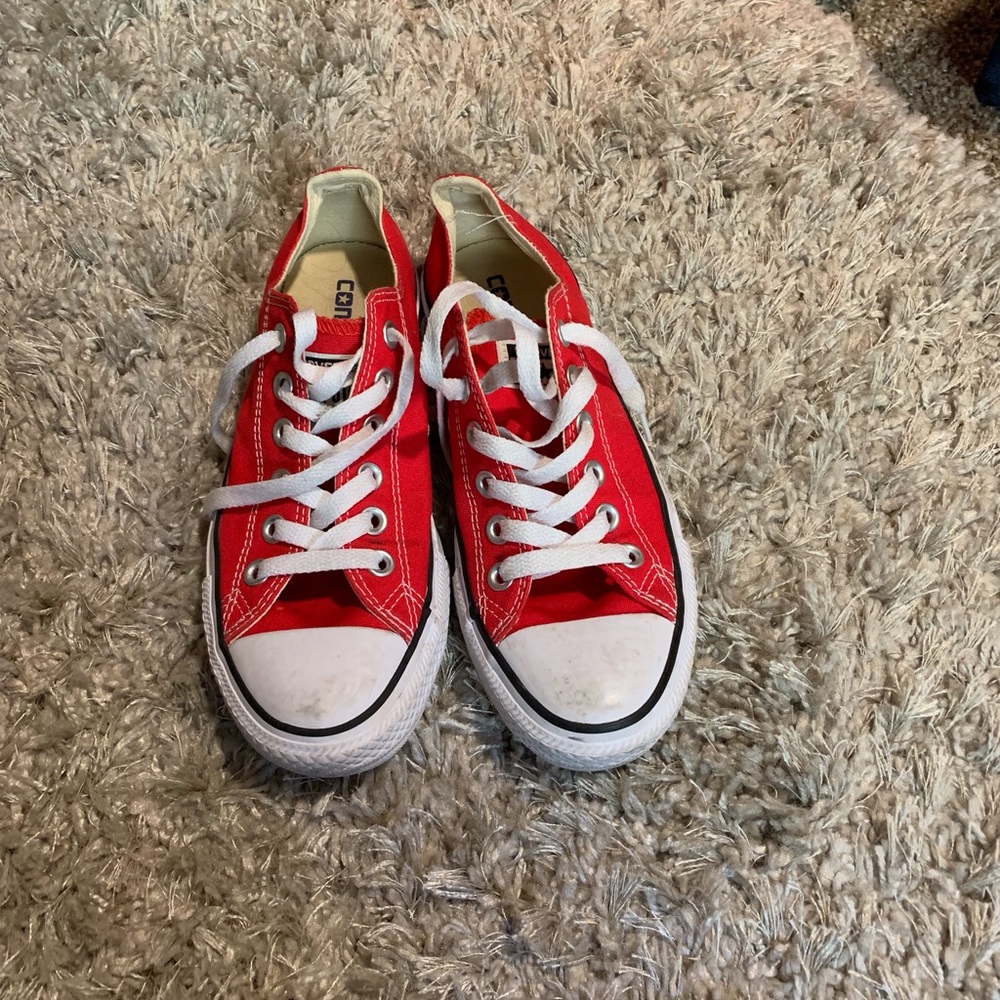 Chuck Taylor- red converse